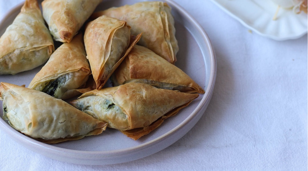 Tre Stelle Recipe - Phyllo triangles with spinach, dill and Tre Stelle Feta